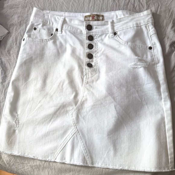 New  with tag 
Women's White Denim Skirt - Picture 2 of 4